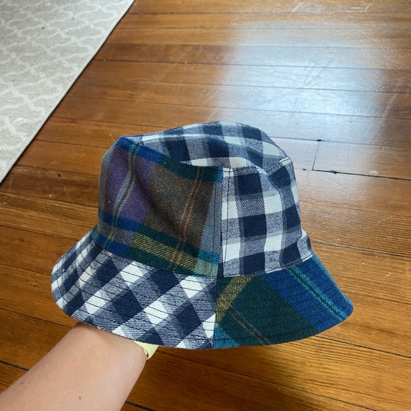 Urban outfitters bucket hat - Picture 2 of 3